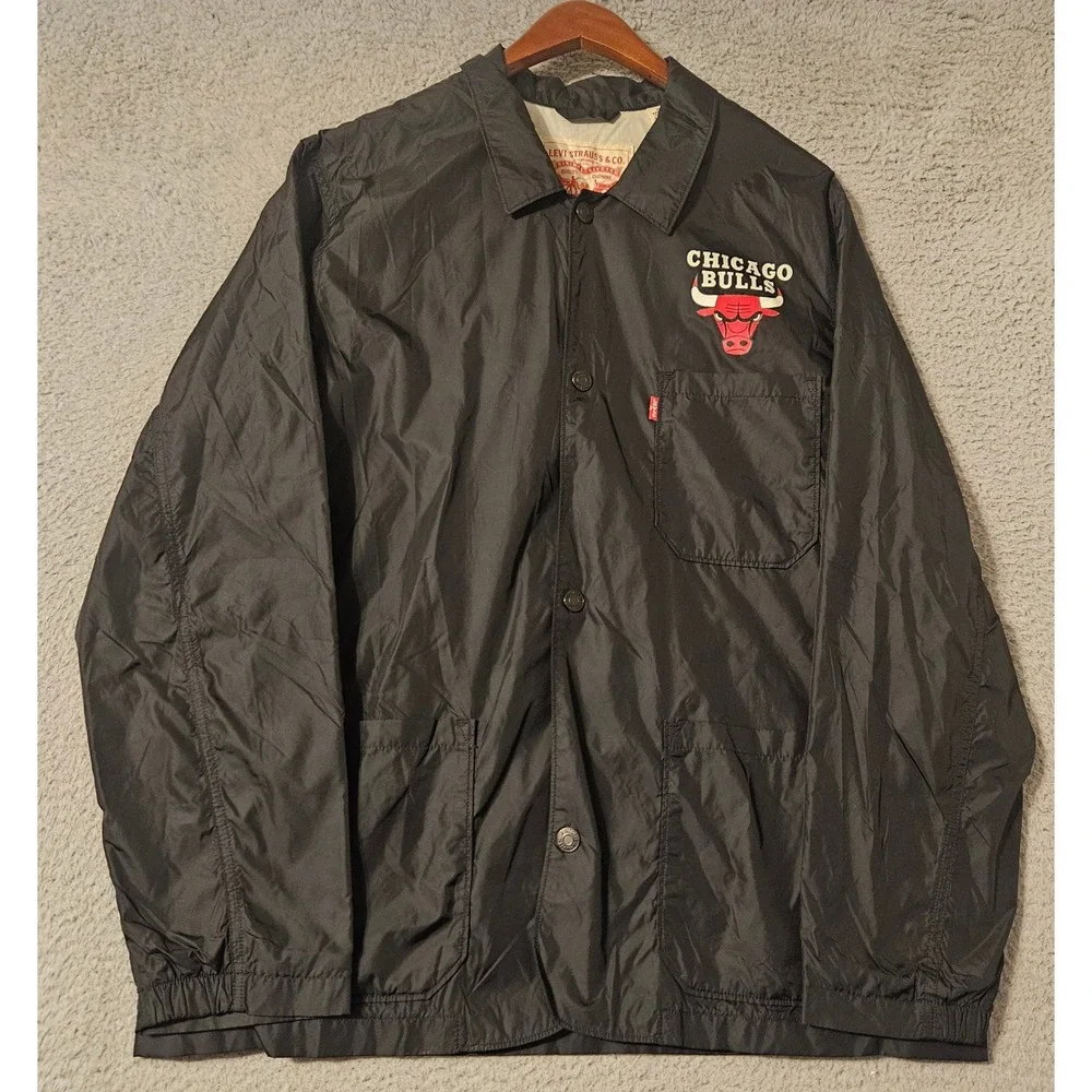 Levis NBA Chicago Bulls Coaches Jacket Mens Size Large Black Nylon Windbreaker